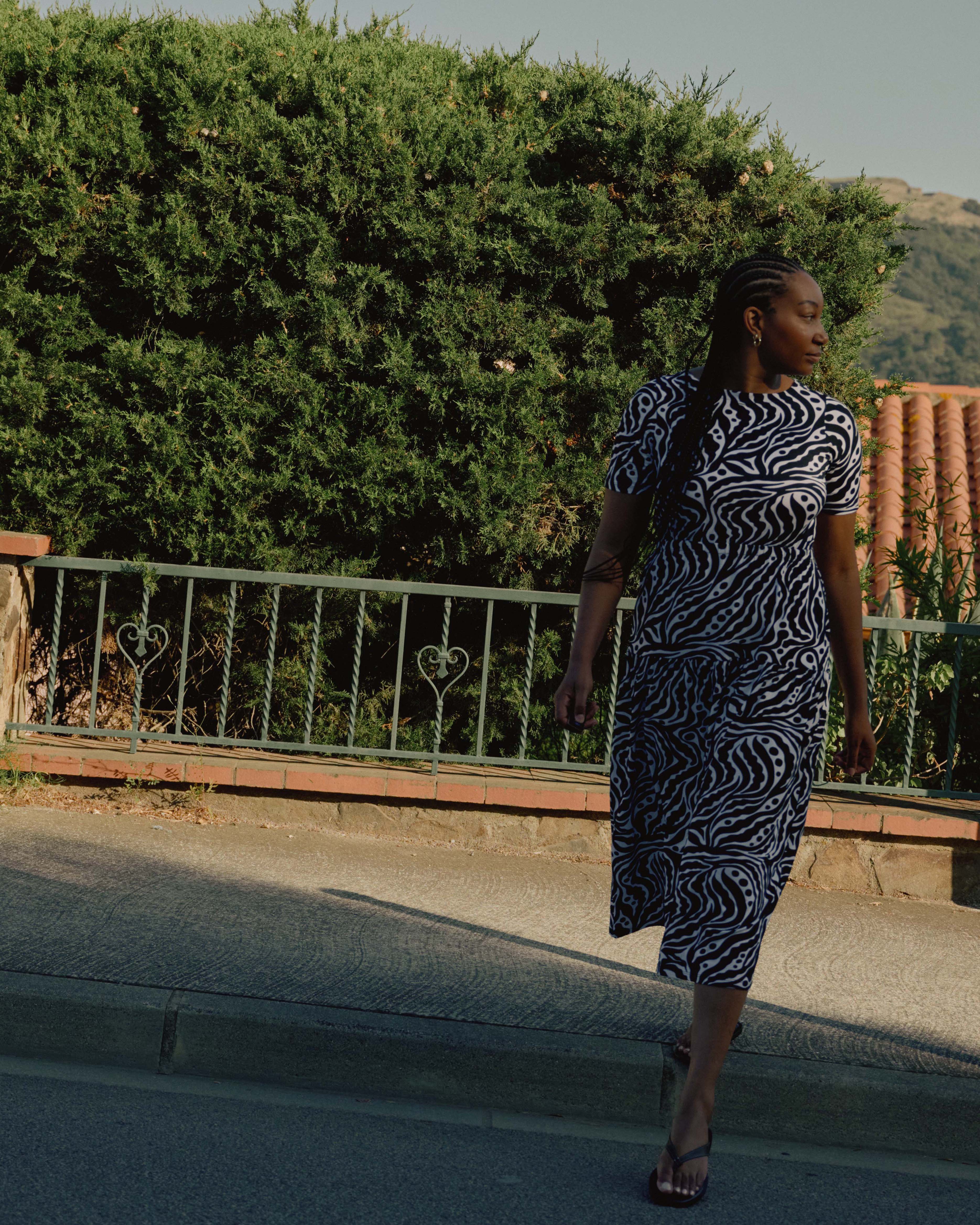 Thea Divine Jersey Midi Dress - Black Bosco Print