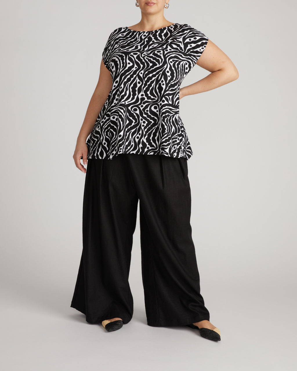 Heatwave Divine Jersey Flared Top - Black Bosco Print
